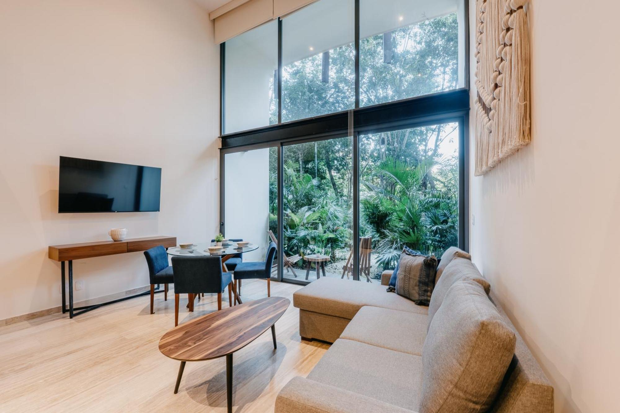 Gorgeous Loft In Mistiq Temple 2 Apartment *